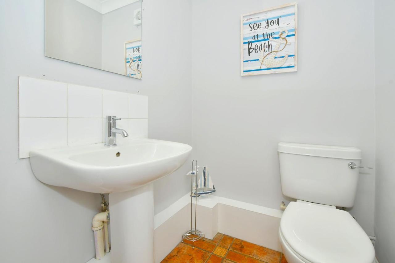 The Glade By Yourstays Huge Single Detached Holiday Home With Big Garden Newcastle-under-Lyme Eksteriør billede