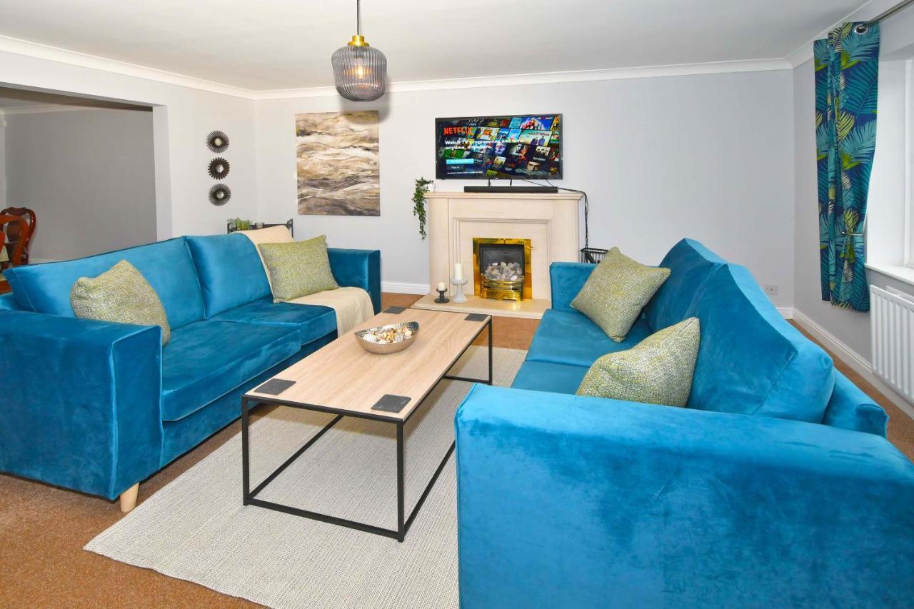 The Glade By Yourstays Huge Single Detached Holiday Home With Big Garden Newcastle-under-Lyme Eksteriør billede
